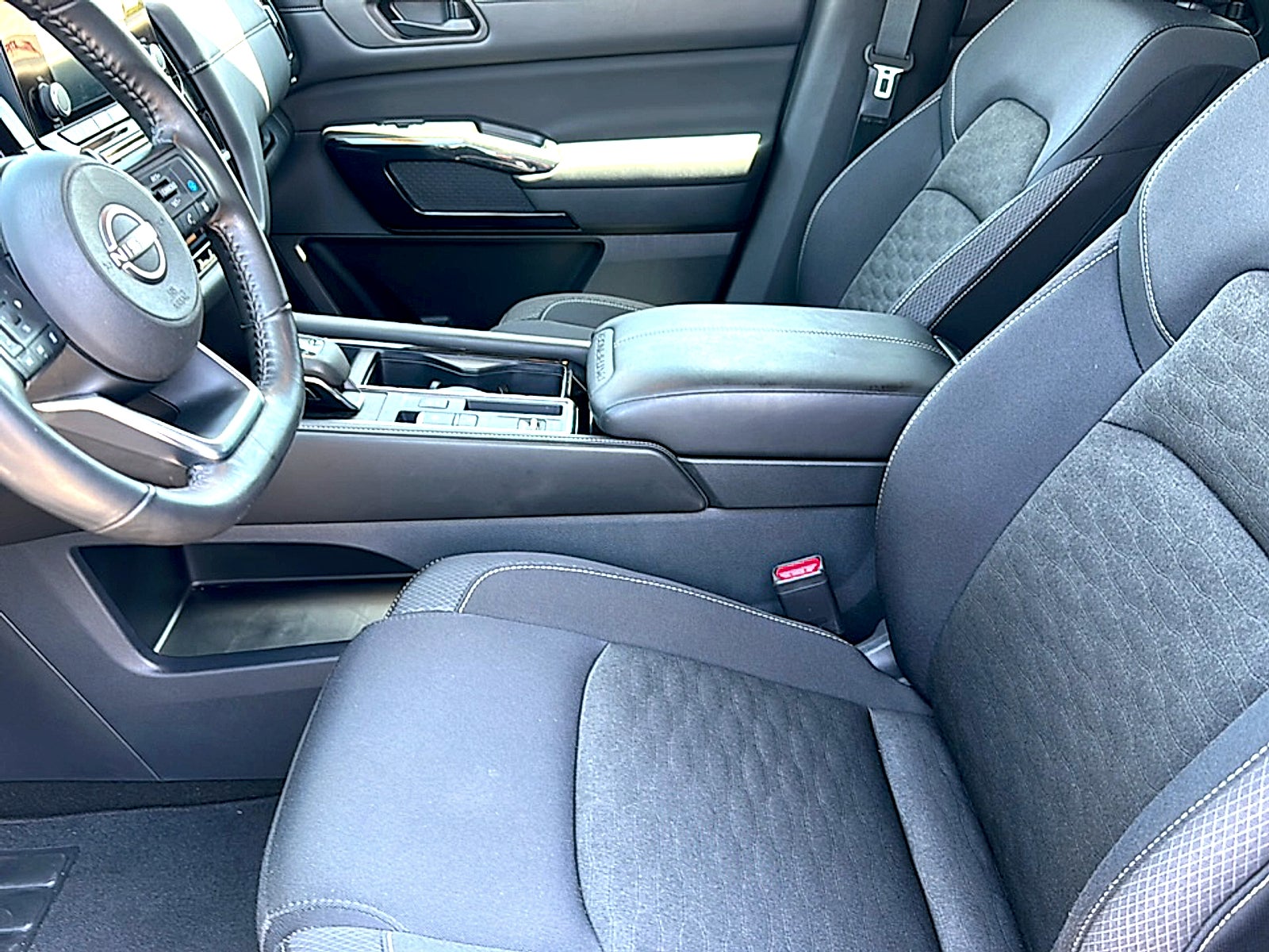 2024 Nissan Pathfinder SV FWD