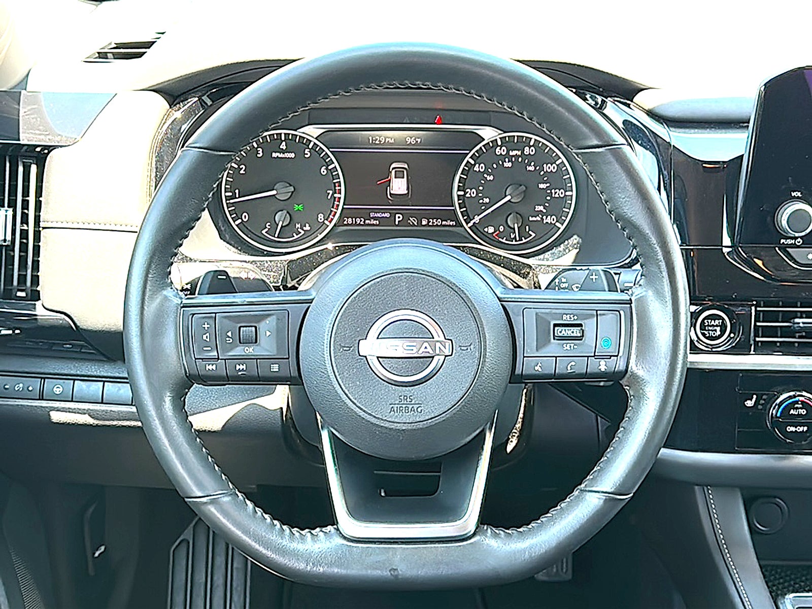 2024 Nissan Pathfinder SV FWD