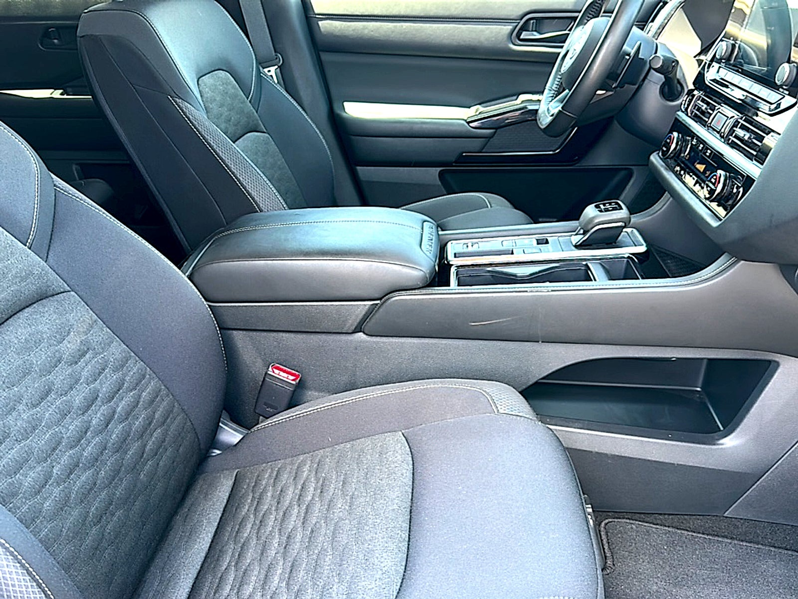 2024 Nissan Pathfinder SV FWD