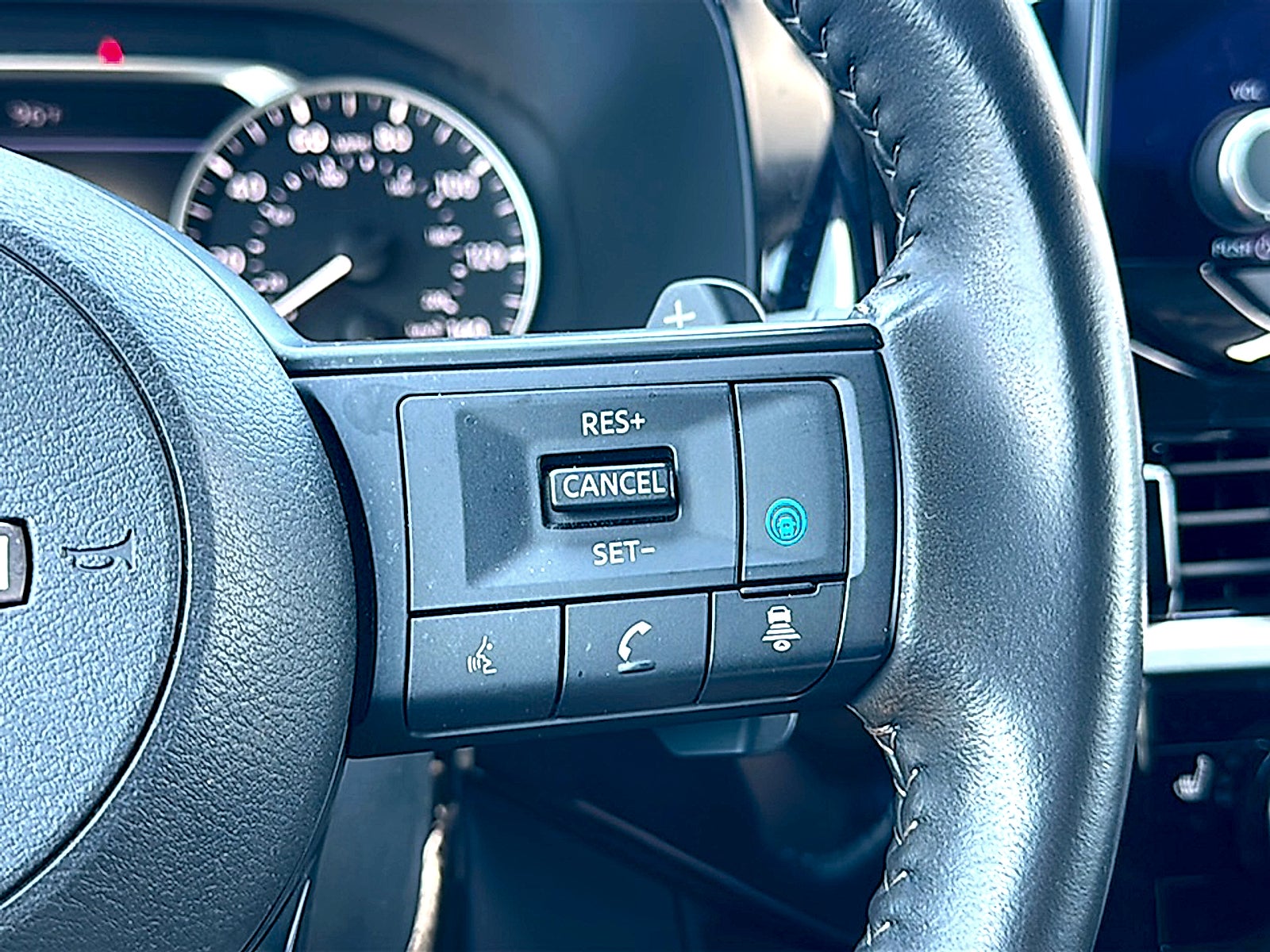 2024 Nissan Pathfinder SV FWD