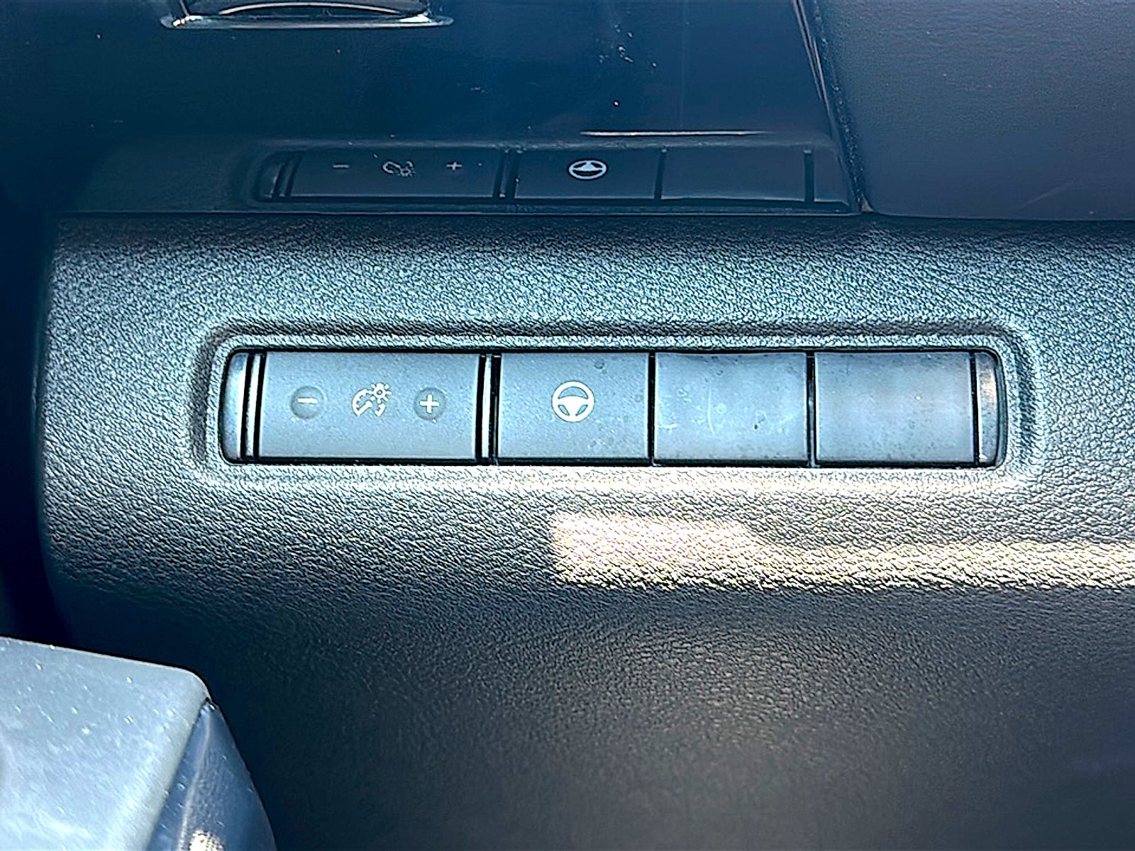 2024 Nissan Pathfinder SV FWD