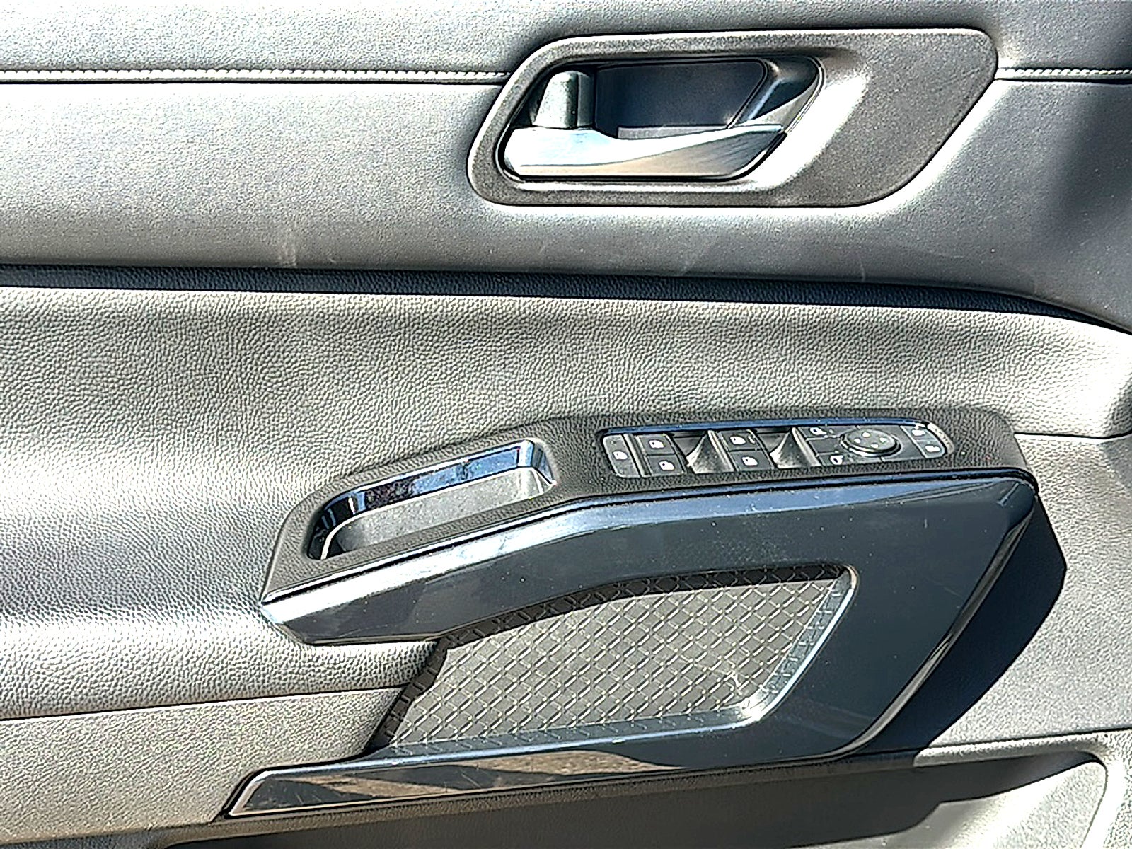 2022 Nissan Pathfinder SV 2WD