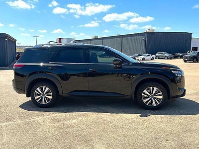 2025 Nissan Pathfinder SL 2WD