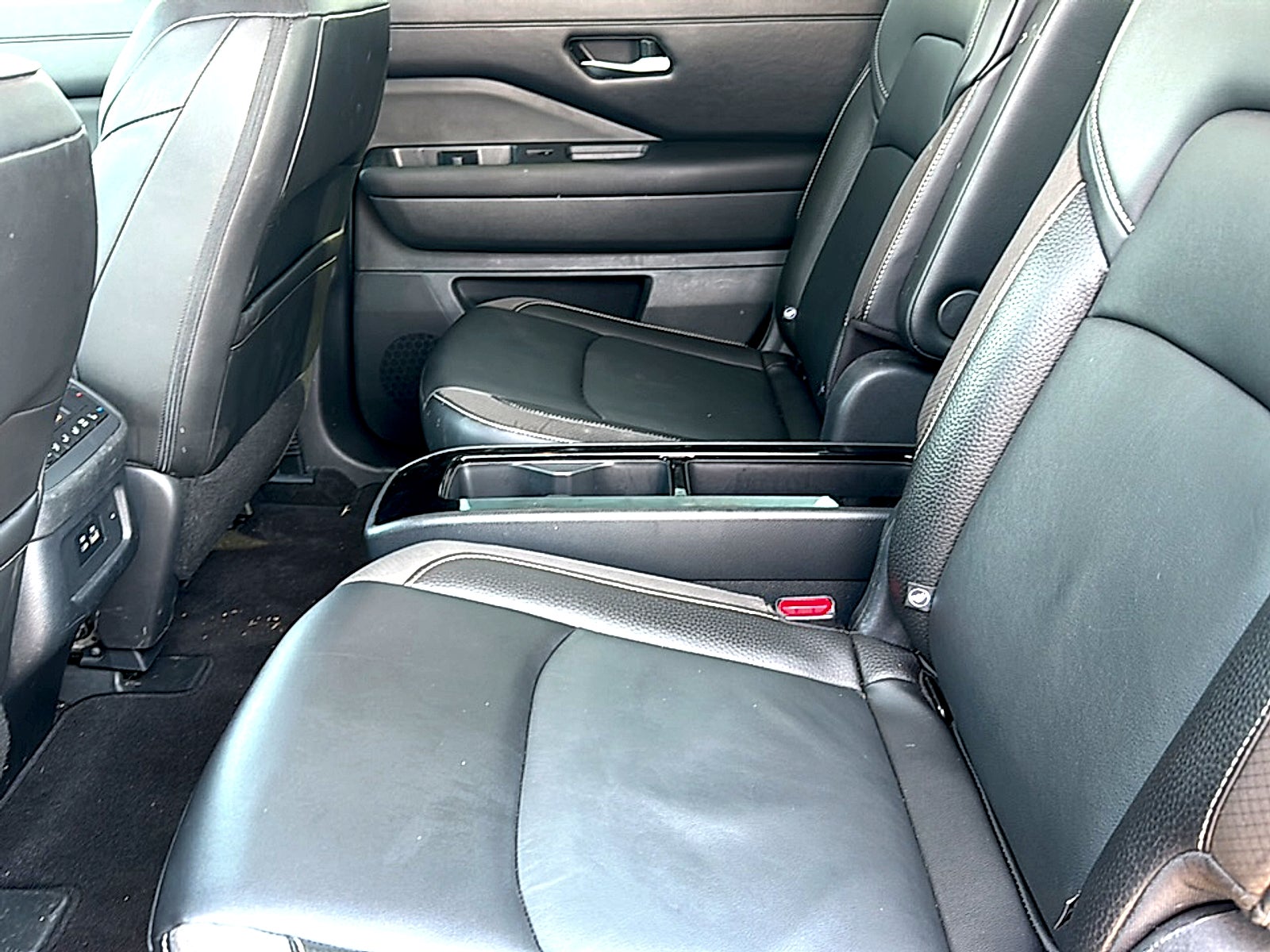 2023 Nissan Pathfinder SL 4WD