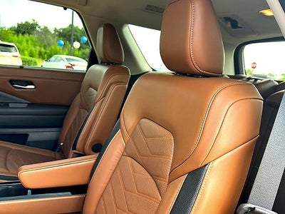 2024 Nissan Pathfinder Platinum 2WD