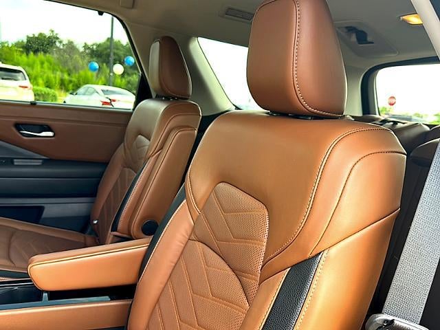2024 Nissan Pathfinder Platinum 2WD