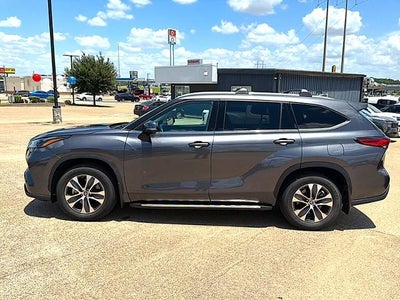 2022 Toyota Highlander XLE FWD (Natl)