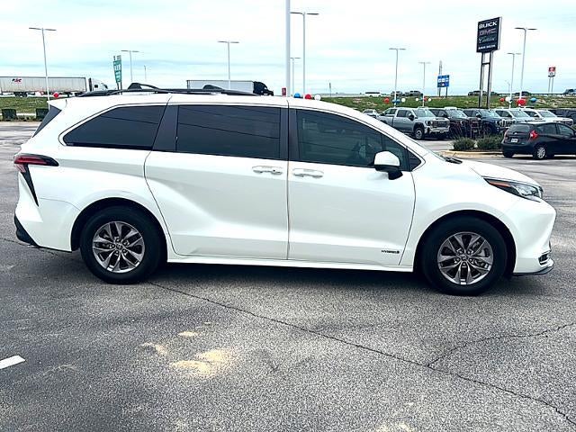 2021 Toyota Sienna XLE FWD 8-Passenger (Natl)
