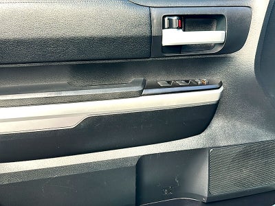 2017 Toyota Tundra SR5 5.7L V8
