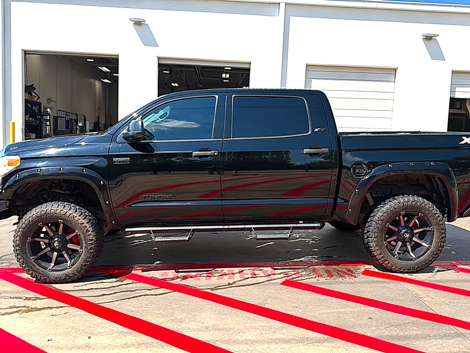 2017 Toyota Tundra 4WD SR5 CrewMax 5.5' Bed 5.7L FFV (SE)