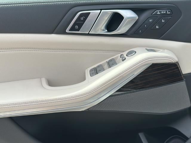 2024 BMW X7 M60i Sports Activity Vehicle