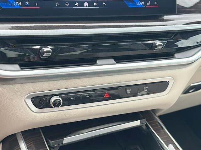 2024 BMW X7 M60i Sports Activity Vehicle