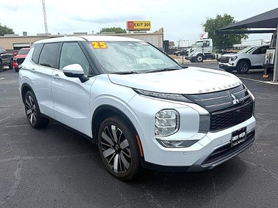 2025 Mitsubishi Outlander SE FWD