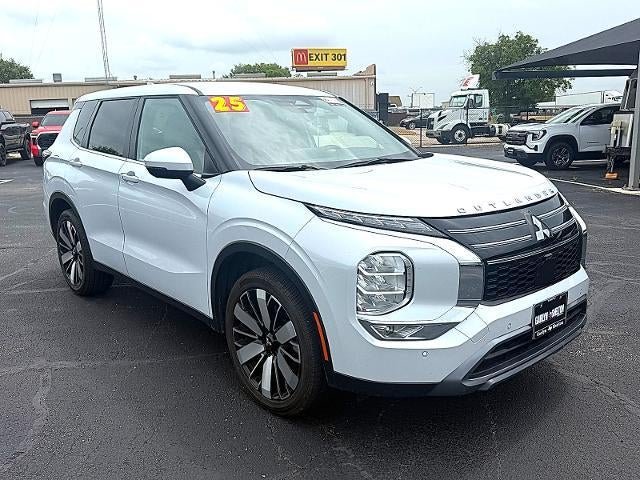 2025 Mitsubishi Outlander SE FWD