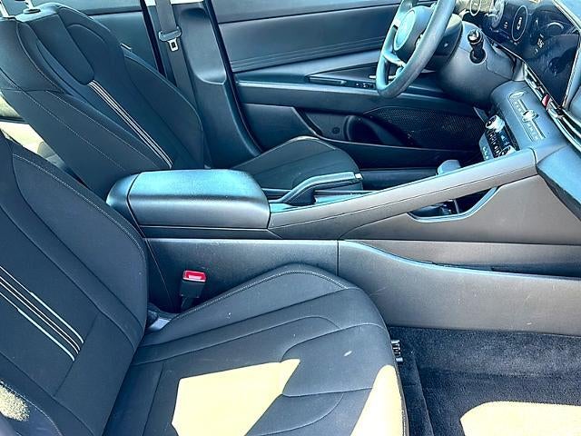 2024 Hyundai ELANTRA SEL IVT