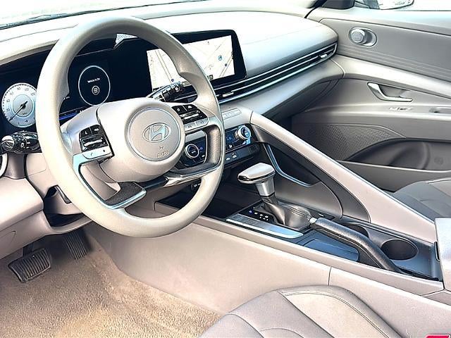 2024 Hyundai ELANTRA SEL IVT