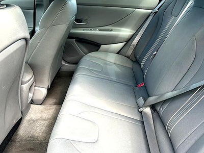 2024 Hyundai ELANTRA SEL IVT