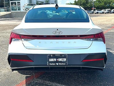 2025 Hyundai ELANTRA SEL Convenience IVT