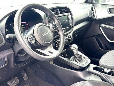 2024 Kia Soul LX IVT