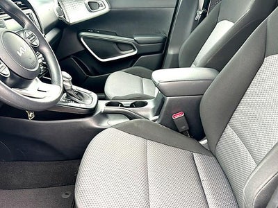 2024 Kia Soul LX IVT