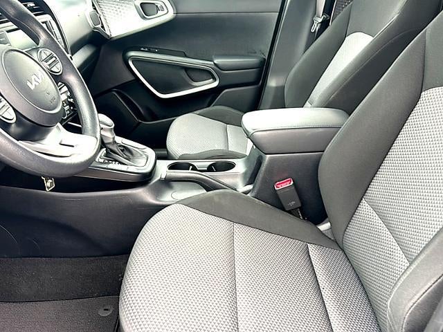 2024 Kia Soul LX IVT
