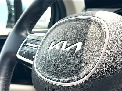 2023 Kia Carnival EX FWD
