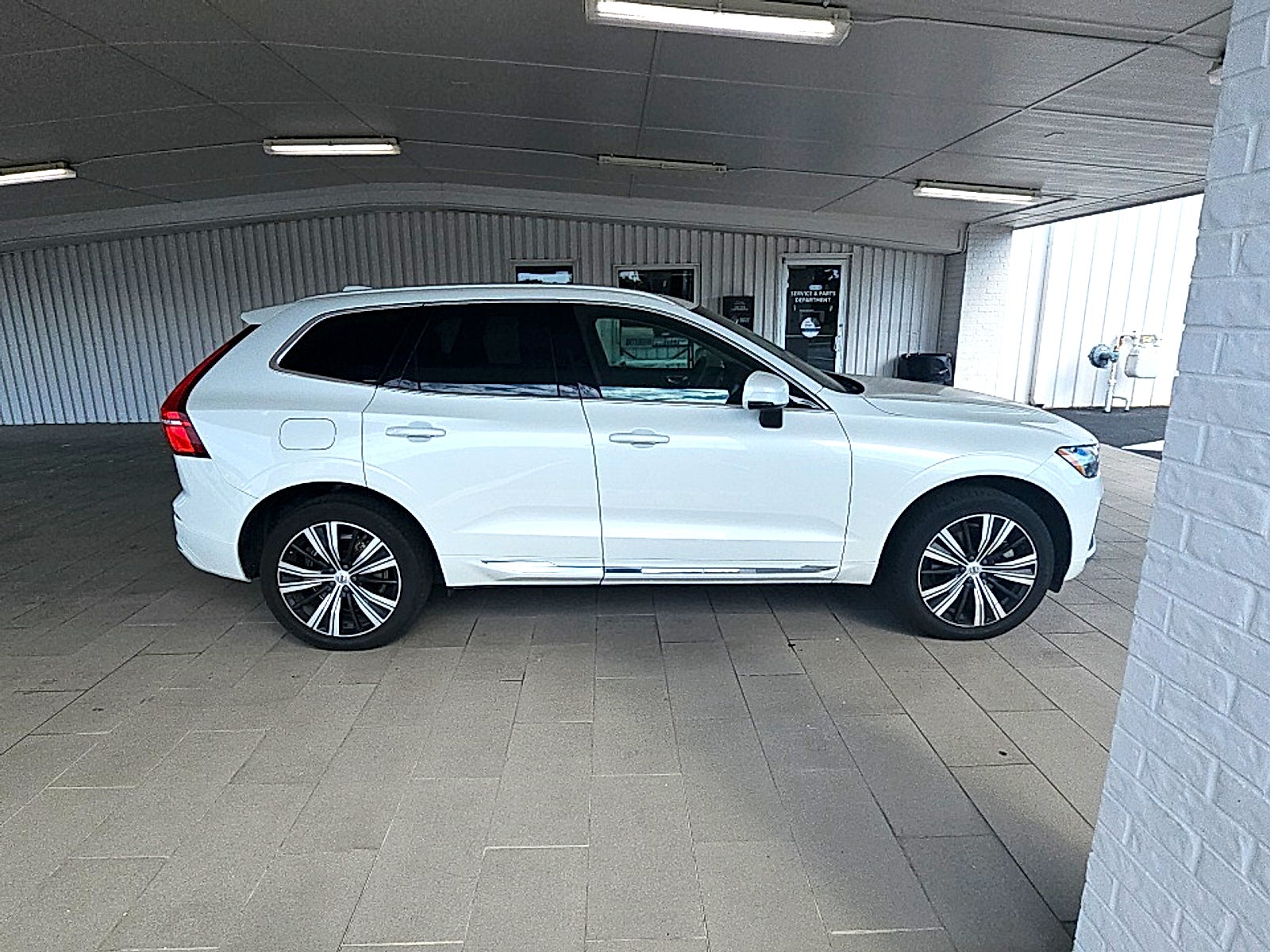 2022 Volvo XC60 B6 Inscription