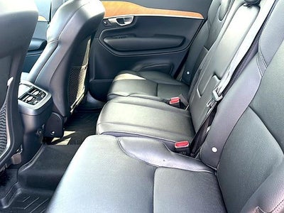 2022 Volvo XC90 T5 FWD Momentum 7P