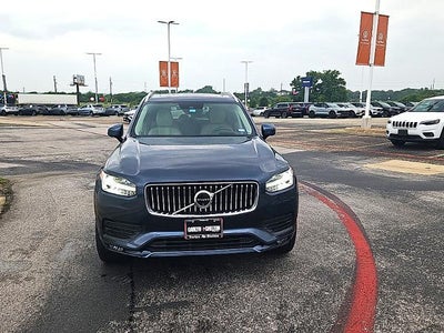 2022 Volvo XC90 T6 AWD Momentum 6P