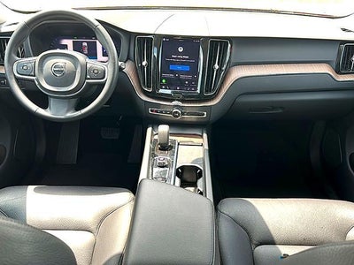 2022 Volvo XC60 B5 AWD Momentum