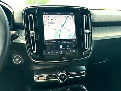 2023 Volvo XC40 B5 AWD Core
