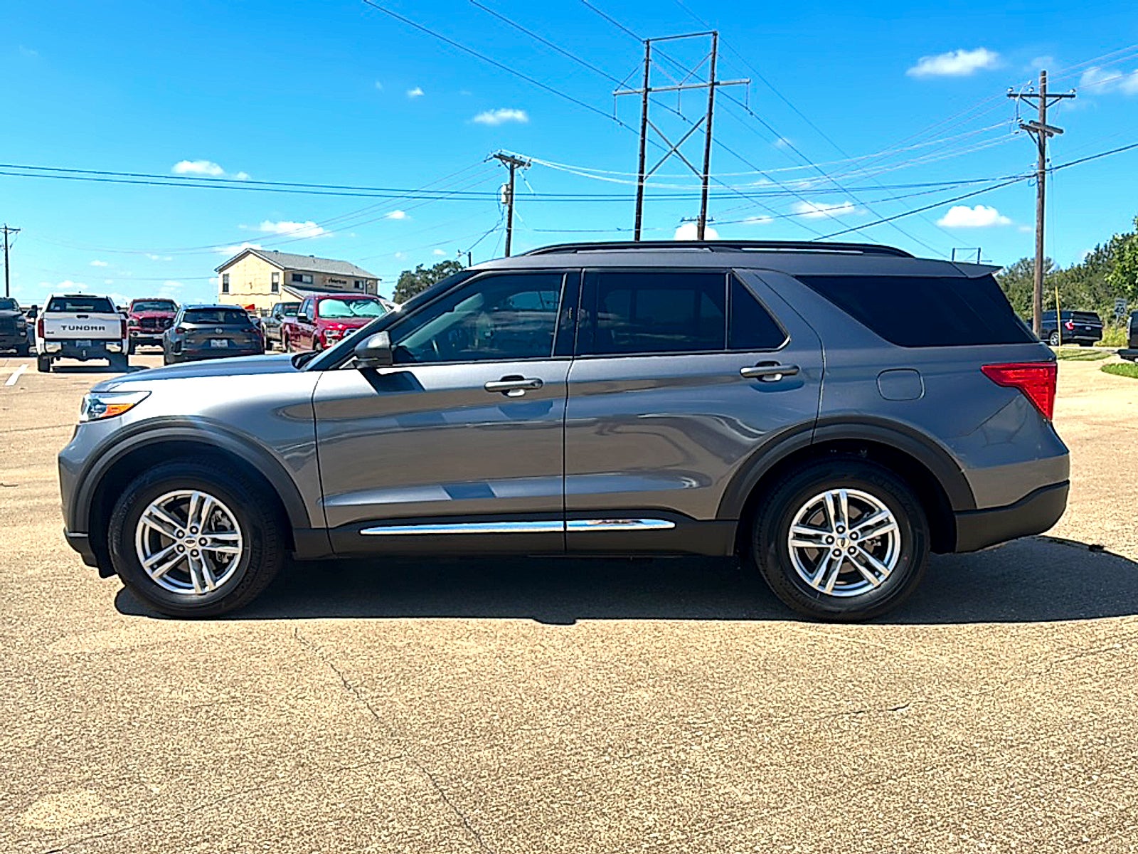 2023 Ford Explorer XLT