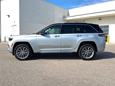 2023 Jeep Grand Cherokee Summit 4x2