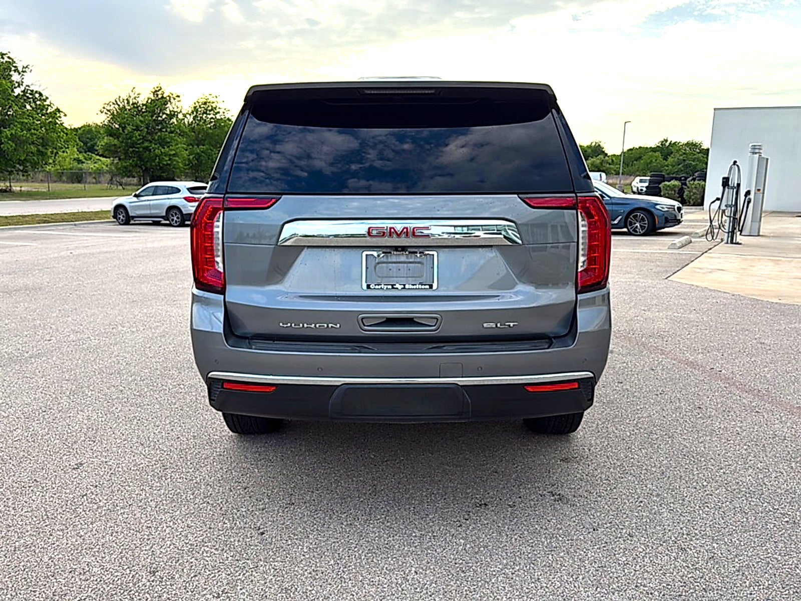 2022 GMC Yukon 2WD SLT