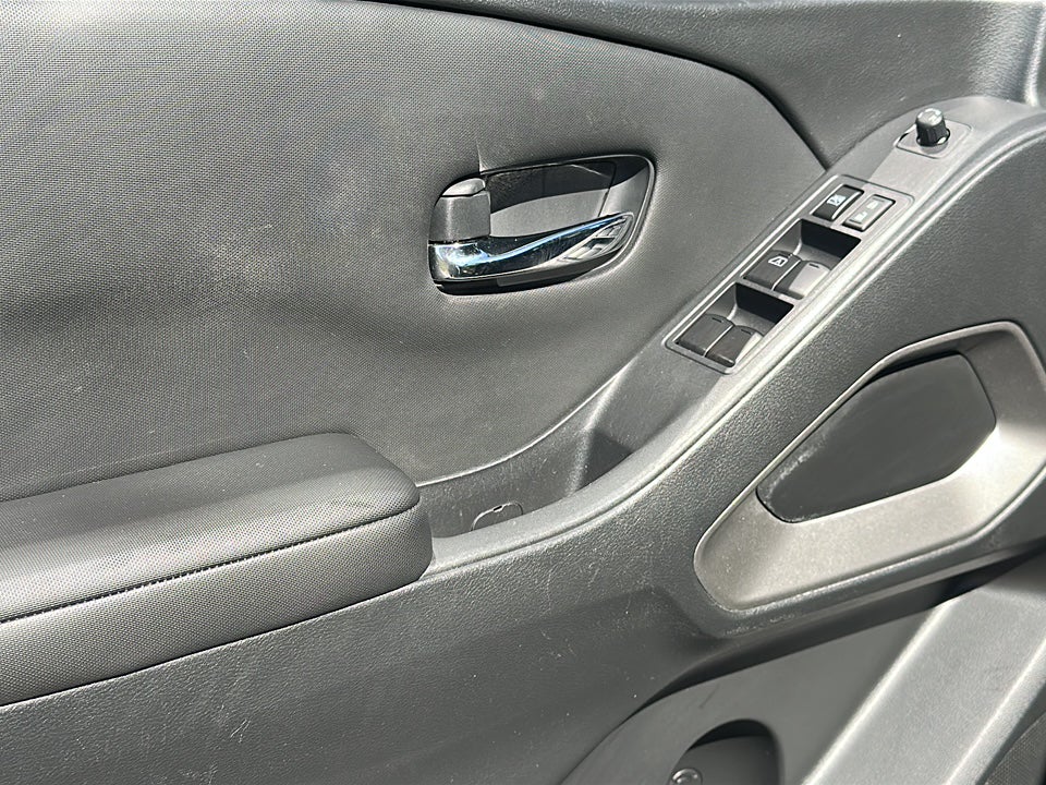 2023 Nissan Frontier Crew Cab SV 4x2