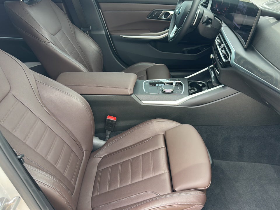 2024 BMW 3 Series 330i