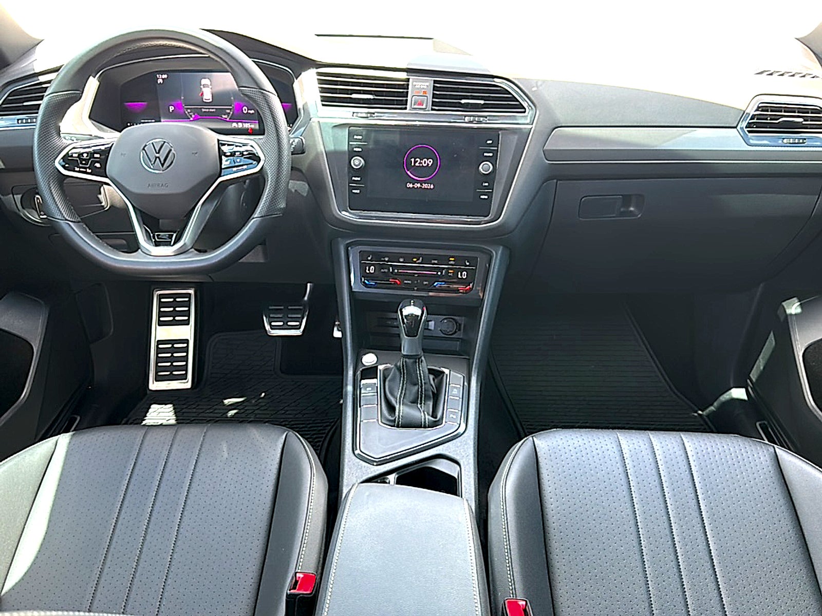 2023 Volkswagen Tiguan SE R-Line Black