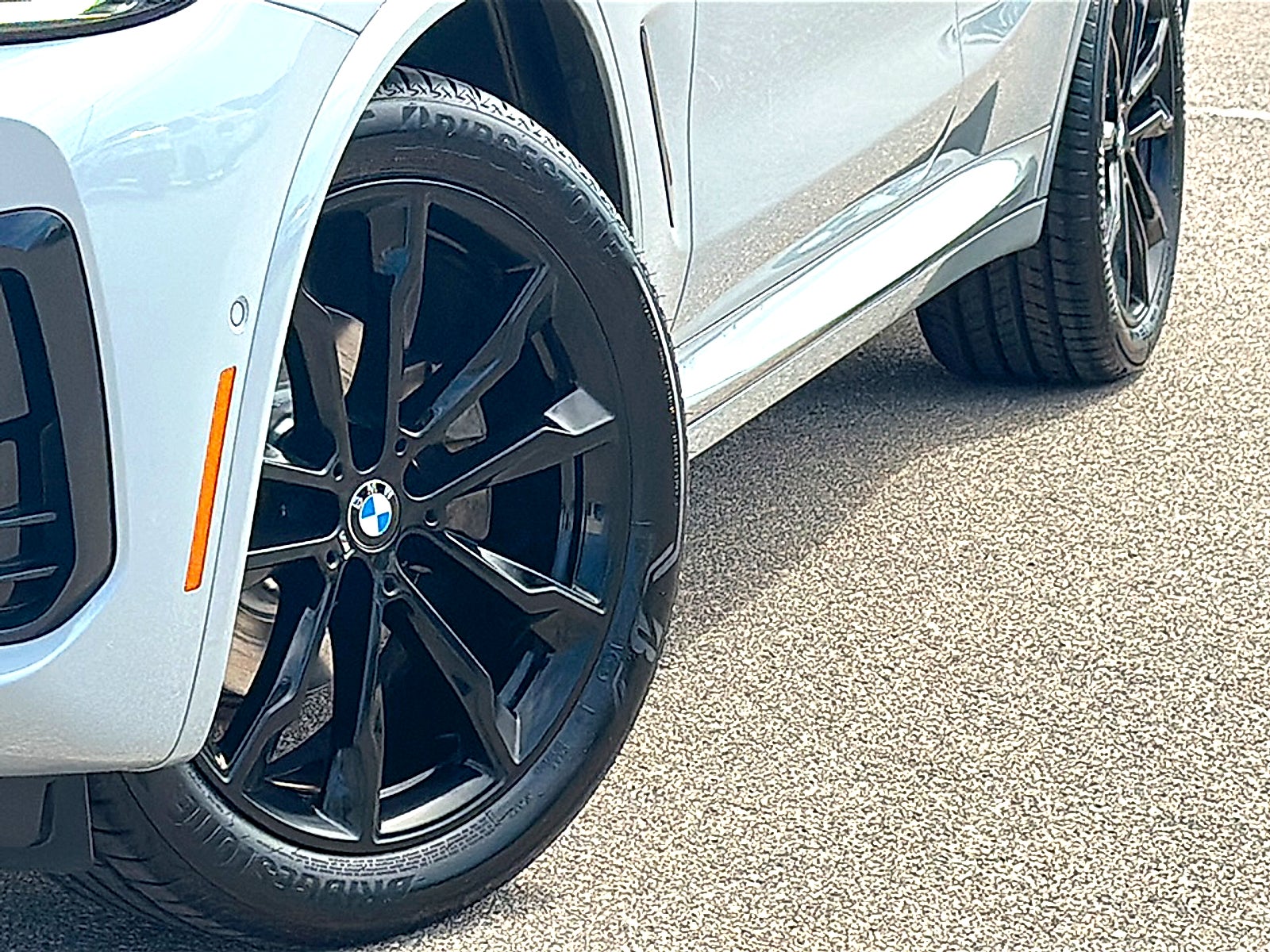 2023 BMW X4 xDrive30i