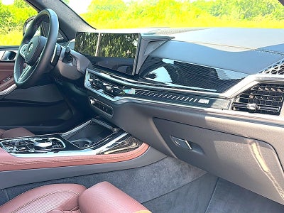 2025 BMW X7 M60i