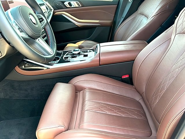 2025 BMW X7 M60i