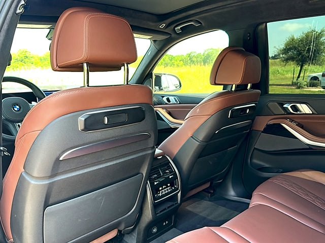 2025 BMW X7 M60i