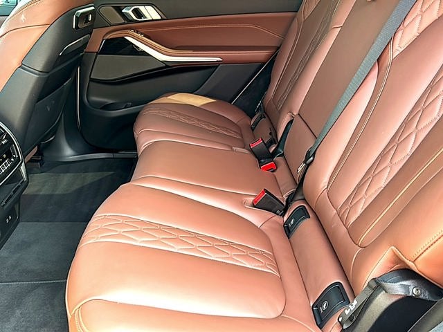 2025 BMW X7 M60i