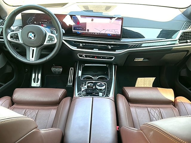 2025 BMW X7 M60i