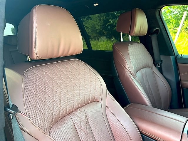 2025 BMW X7 M60i