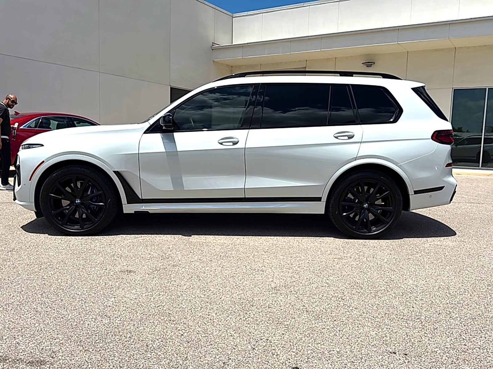 2025 BMW X7 M60i