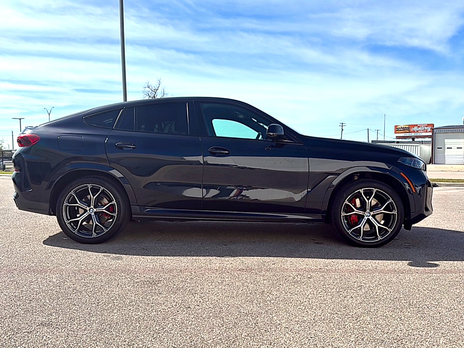 2024 BMW X6 xDrive40i