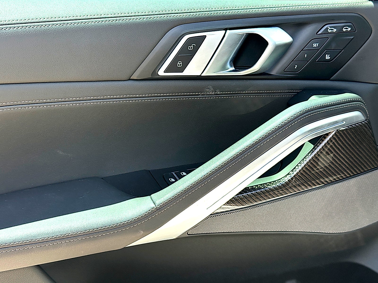 2025 BMW X6 M60i