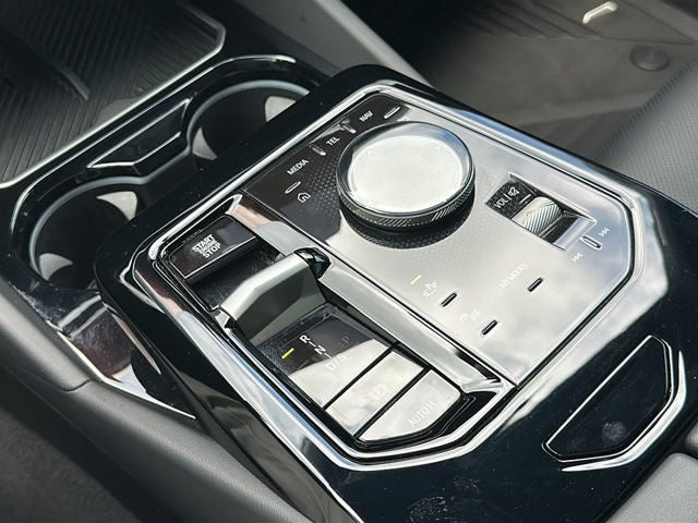 2025 BMW 5 Series 530i