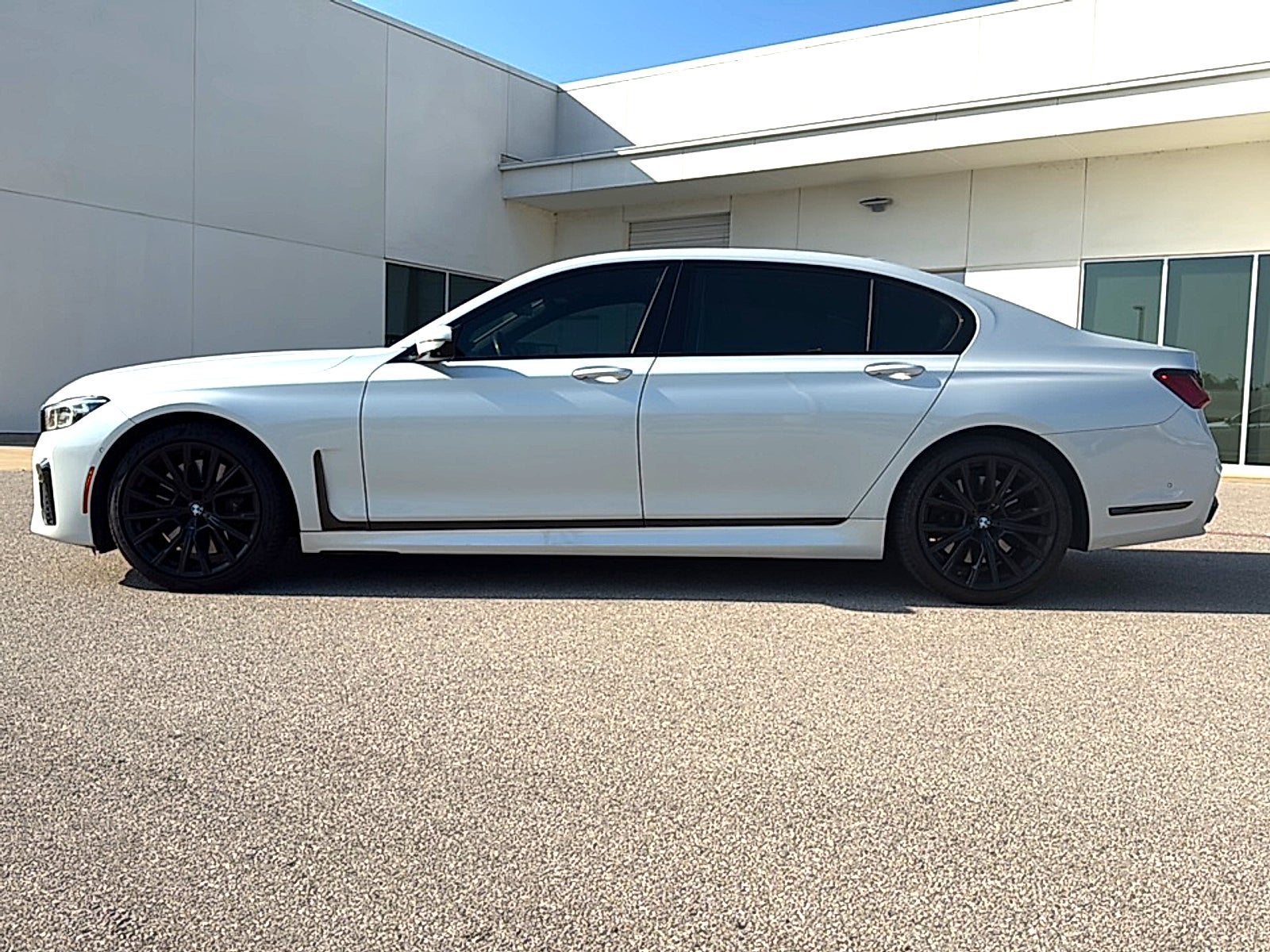 2022 BMW 7 Series 740i