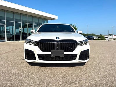 2022 BMW 7 Series 740i